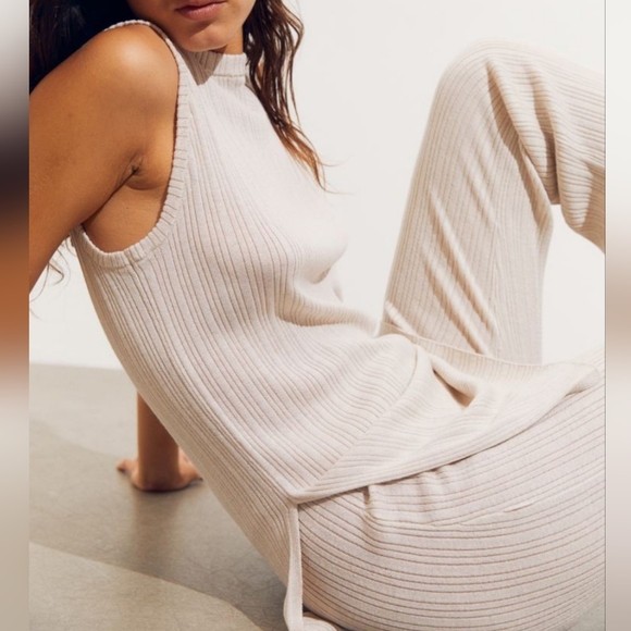 3-Piece H&M Lounge Set - Picture 12 of 16